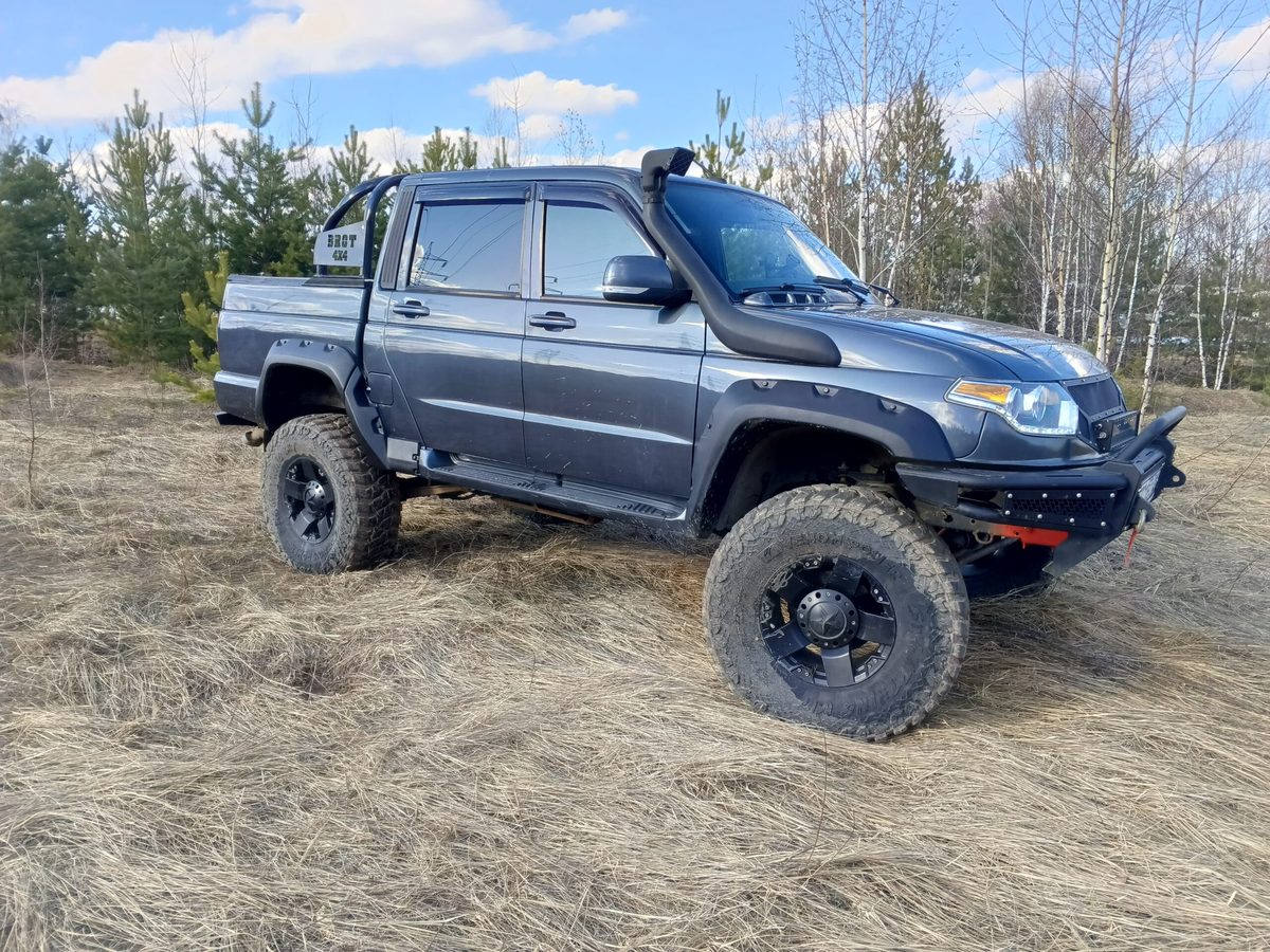 Расширители колесных арок UAZ Patriot Pickup Рестайлинг (с накладками на бампер)