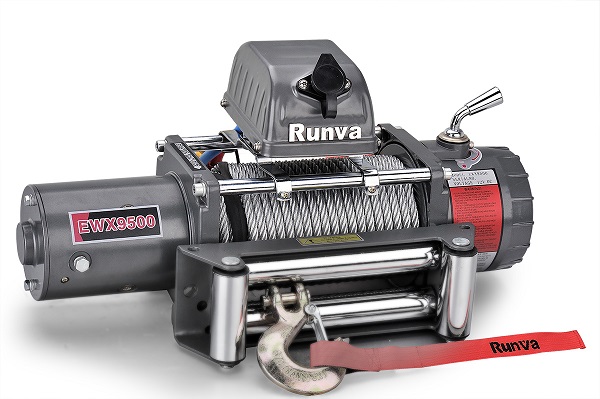 Лебёдка электрическая 12V Runva 9500 lbs 4350 кг